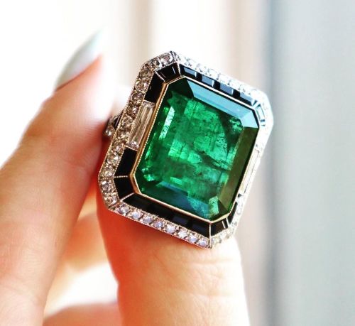 Reminiscent of #ArtDeco here is a faboulous statement ring by Jack Weir and Sons @jackweirandsons, a