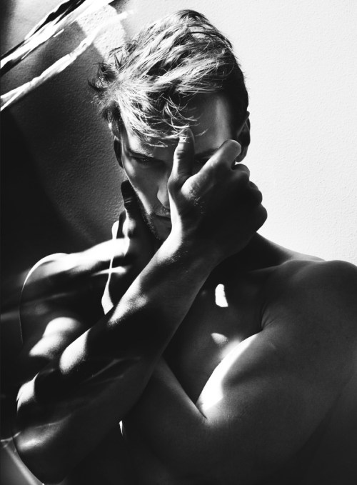 lioiseric:  mansexfashion:  Potographer: ChuanDo & FreyModel: Dan Murphy Man+Sex=FashionFollow Me on Instagram  This is absolutely fabulous.