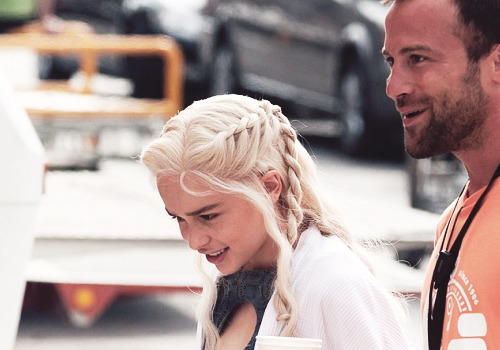 sansasnark:  Emilia Clarke filming, Croatia 27/9/13 [x] 