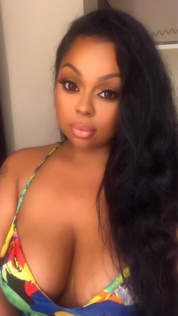 kingjazziedad:  kingjazziedad:  DeliciouslySexy. Curvy. BootiDelicious Mami…Ms