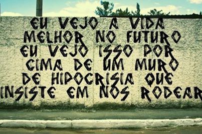antigo “assediou”