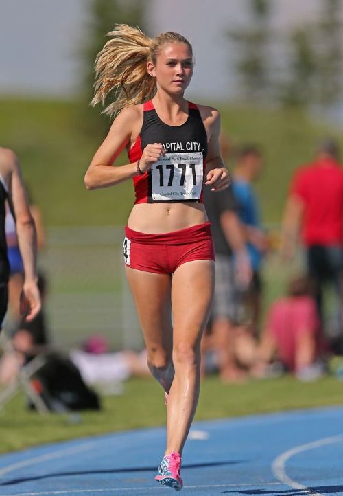 girls-playing-sports:  You know they’re hot when they look this good while running! https://ift.tt/2v6ZqH4