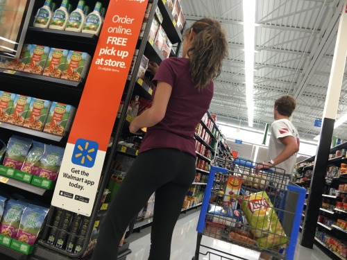 candidcreeper: Fergus Falls Walmart !!  Thanks for the submission!