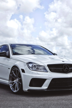 m0nopoly:  C63 AMG Vɪᴀ: VᴇʟᴏsDᴇsɪɢɴ