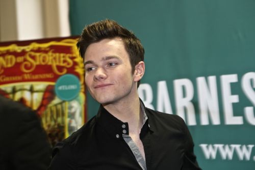 chriscolfernews-archive:Chris Colfer at The Land of Stories: A Grimm Warning book signing at Barnes 