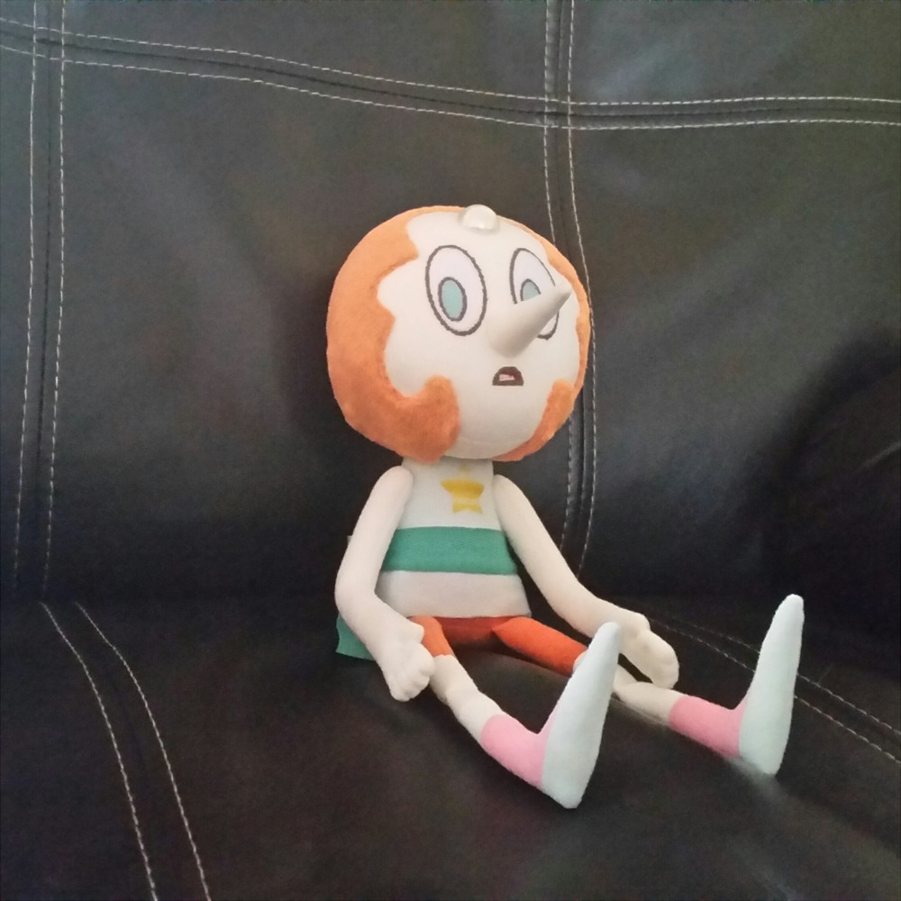 Oy, look who just arrived today! I bought her from sowiddlefur‘s Etsy a couple