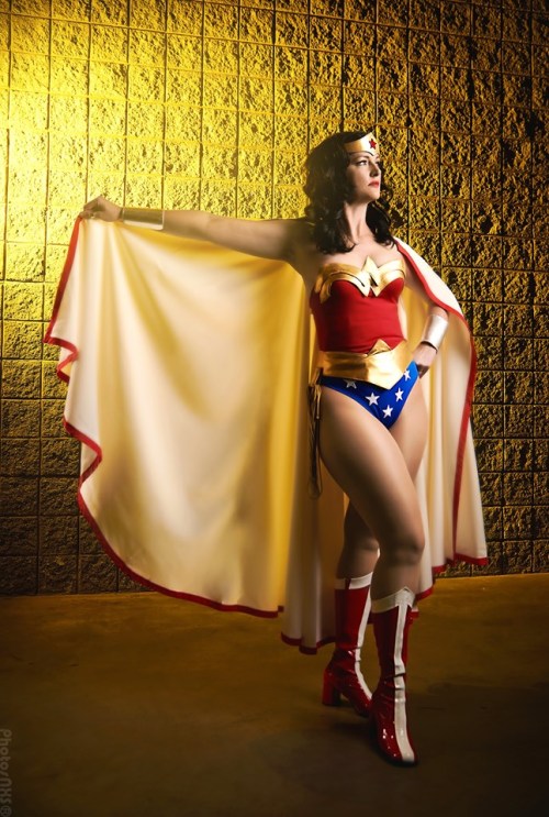 Wonder Woman : thatdjspider / Photo: Photos-NXSEJEN: Tell us what Wonder Woman means to you personal