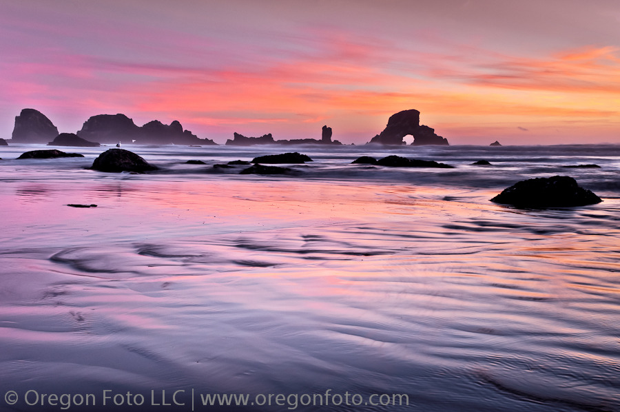 Arch Rock Sunset in Oregon | www.photographyoregon.com | www.oregonphotoguide.com #oregon #oregon photography #landscapes #landscape photography #photography #photo