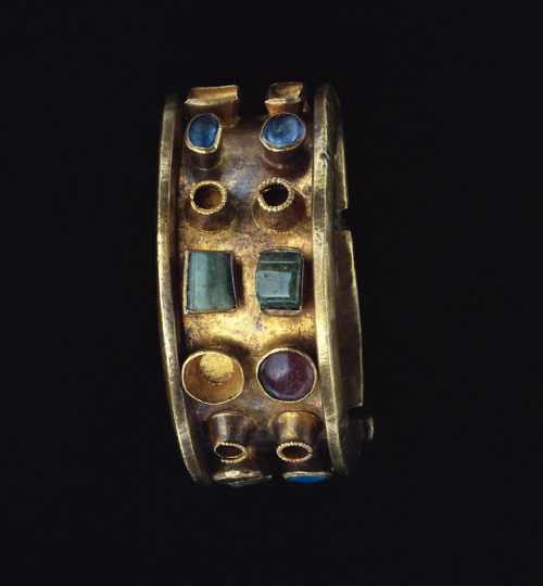 didoofcarthage:Gold bracelet with colored glass and emeralds Roman, Late Imperial Period, c. A.D. 37