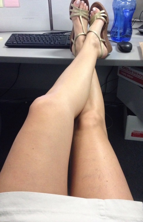 anakedglassofwine:  Absolutely positively has to be done today? Are you suuuuuure we can’t work something out??