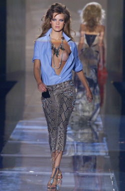 lelaid:Leticia Birkheuer   at Roberto Cavalli S/S 2004  