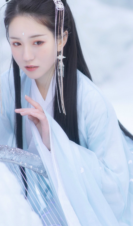 Chinese hanfu by 阿瑶想吃鱼豆腐