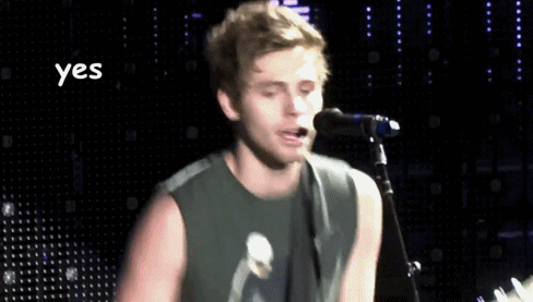 anhonestopinion:popecalum:xIf Dan edited concert videosphanickingatthediscofr lmao