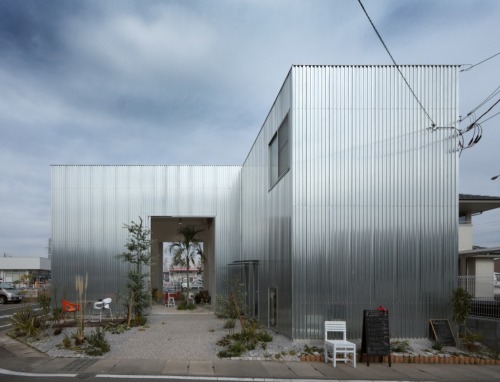 Airy House / Ikimono Architects Japan, 2009 http://hugo-comte.tumblr.com