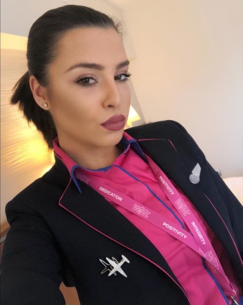 winged-perfection:  Iulia - gorgeous hosty from WizzAir