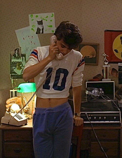 the-anal-rapist:  harriejuana:  the best of boys in crop tops  benalessi Look it’s