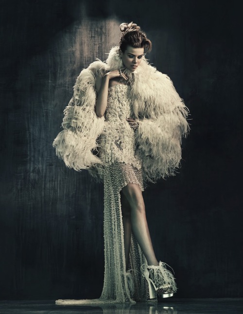 citygirldiaries:  Ruby Jean Wilson in How to Spend It, September 2013