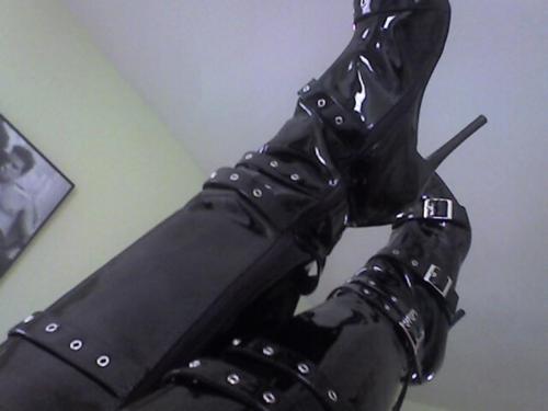 sydnee4fun:an old pair of thigh boots that i still love to wear