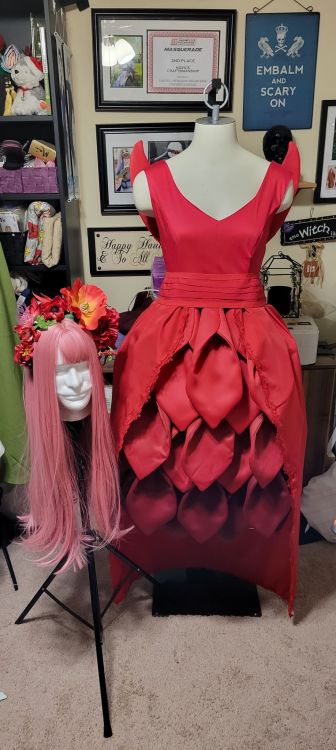 For the past month, I have been working on the Red Flower dress from the Mamoru Hosoda film Belle. I