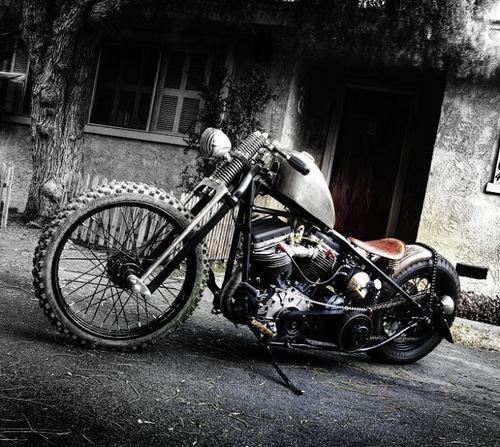 bobberinspiration: Harley-Davidson springer bobber Damn.  Love Bobbers.