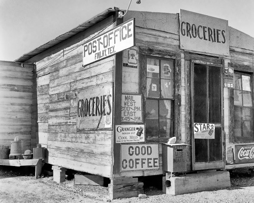 The Post Office in Finlay, Texas 1937. Photo by Dorothea Lange.