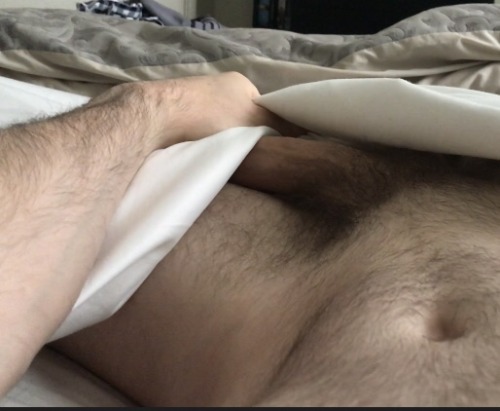 pupdeeno: Waking up with Deeno be like….