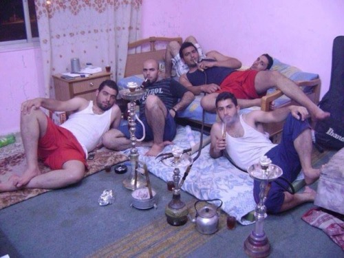 hotmalecelec: مين مستعد لاغتصاب جماعي يقول انا !Sisha then orgy with me