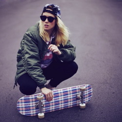 skate-girlz:  Skate girl http://skate-girlz.tumblr.com/