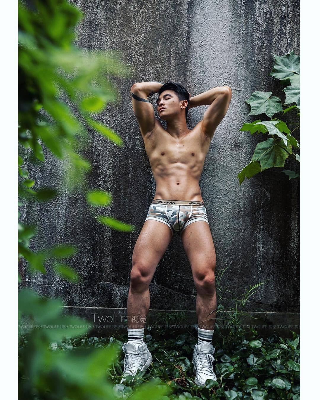 twolifephoto:Model: jituan zou  #menstyle #menwear #mensfashion #men #asianboys #hot