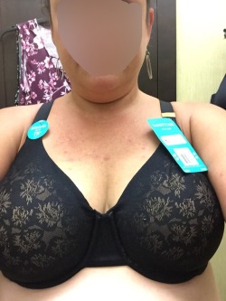 realtexasbbwcpl:Bra shopping Would love to