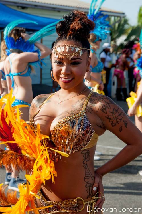 Sex bellscossos:  Hot girls on Kadooment day pictures