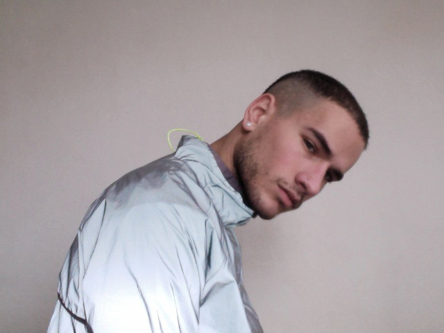 fancoltthroat:  Damn he looks Delish