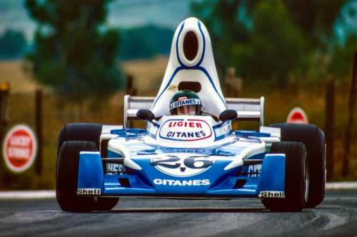 Jacques Laffite (Ligier JS5 Matra) Grand Prix d'Afrique du Sud - Kyalami 1976. - source Carros e Pil