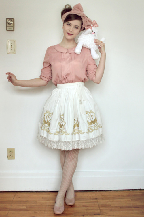 fannyrosie:  My sister asked her friend from Créations Crackwood to create a Madame Biss