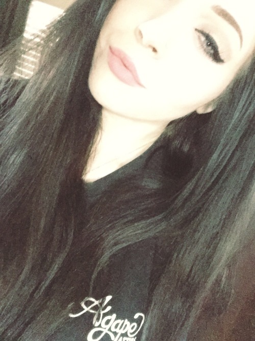 facesinthedark:  too much hair