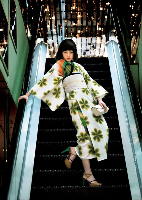 Tamashiro Tina 玉城ティナ modelling for :Isetan department store yukata collection 2013