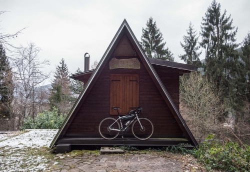 towards-the-north:Off the grid #towardsthenorth #wearegoingawol #cabinporn