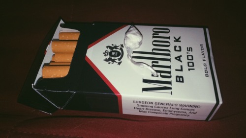 drugsandfemales:  white girl