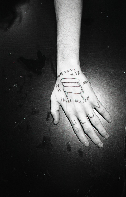 NOT SLEEP HERE, NO! SAYS THE POLICEHAND TATTOO ON TONY KARLSON BY BITCH INKNEXT STOPS:VENICE 28/9-1/