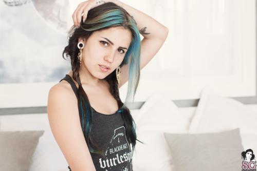 past-her-eyes:  Mermaid Suicidemermaid.suicidegirls.commermaid-suicide​ suicidegirls​ sg-babes​Link to South African SuicideGirls