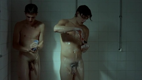 famousnudenaked:  Johan Libéreau & Pierre Perrier Full Frontal Naked Nude “Douches Froides (2005)” *Descargar Escena / Download 