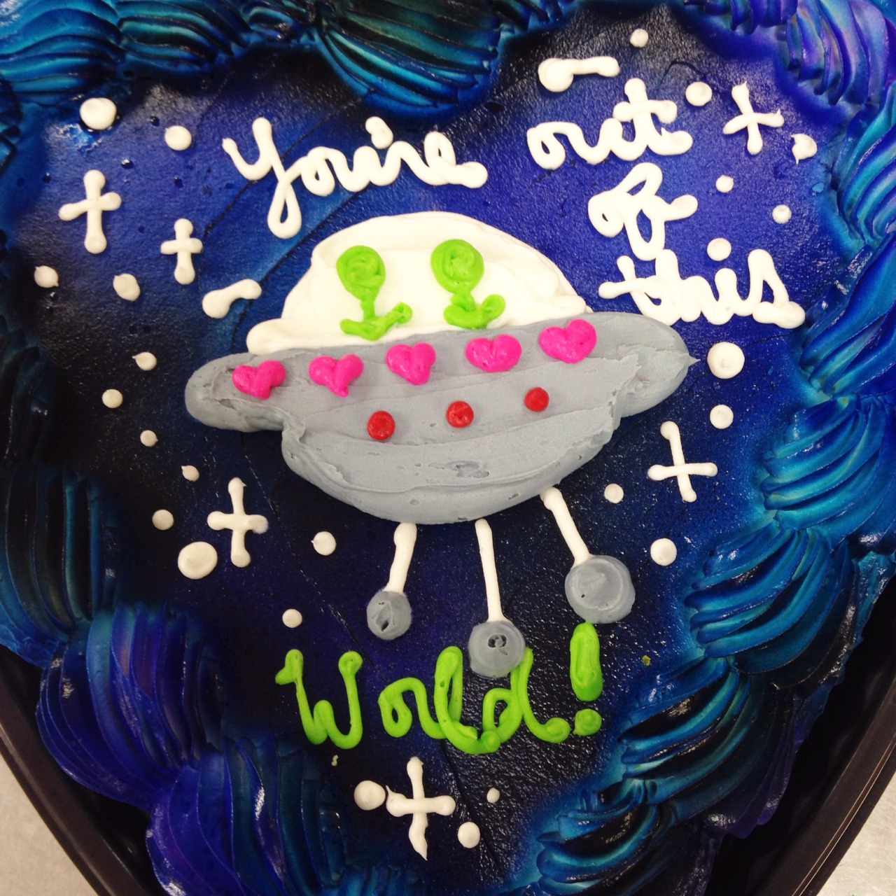 sweetdoebakery:  Making some early vday cakes  👽 @sixpenceee   @all-mighty-powerful-poopie