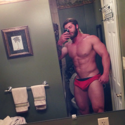 musclegods224:  Nickvillianueva_ 