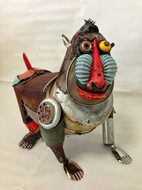 Scrap metal animals by Japanese artist, Natsumi Tomita.