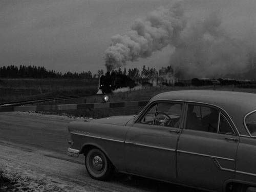 ozu-teapot:  Nattvardsgästerna (AKA Winter Light) | Ingmar Bergman | 1963Gunnar Björnstrand, Ingrid Thulin