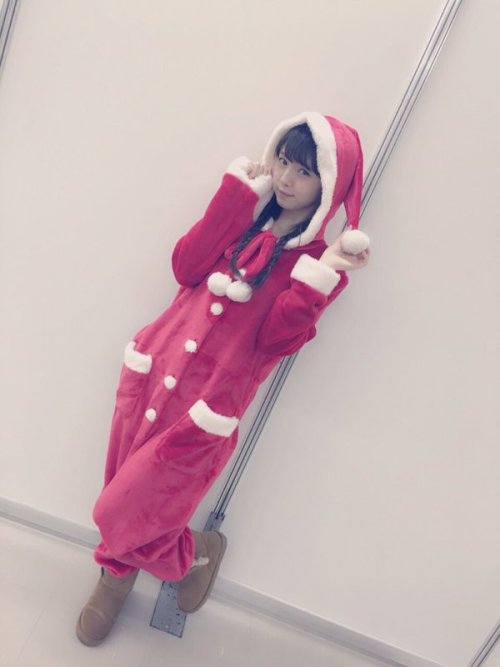 市川美織さんはTwitterを使っています: &ldquo;今日の全身 サンタクロースの着ぐるみ… #ドンキホーテ ムートンブーツ… #GU t.c