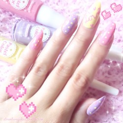 strawberryskies:  Pastel nails I did today ♡