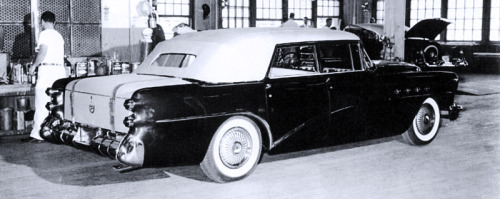 Buick Landau Show Car, 1954. Based on a Roadmaster chassis, the Landau had an open rear compart