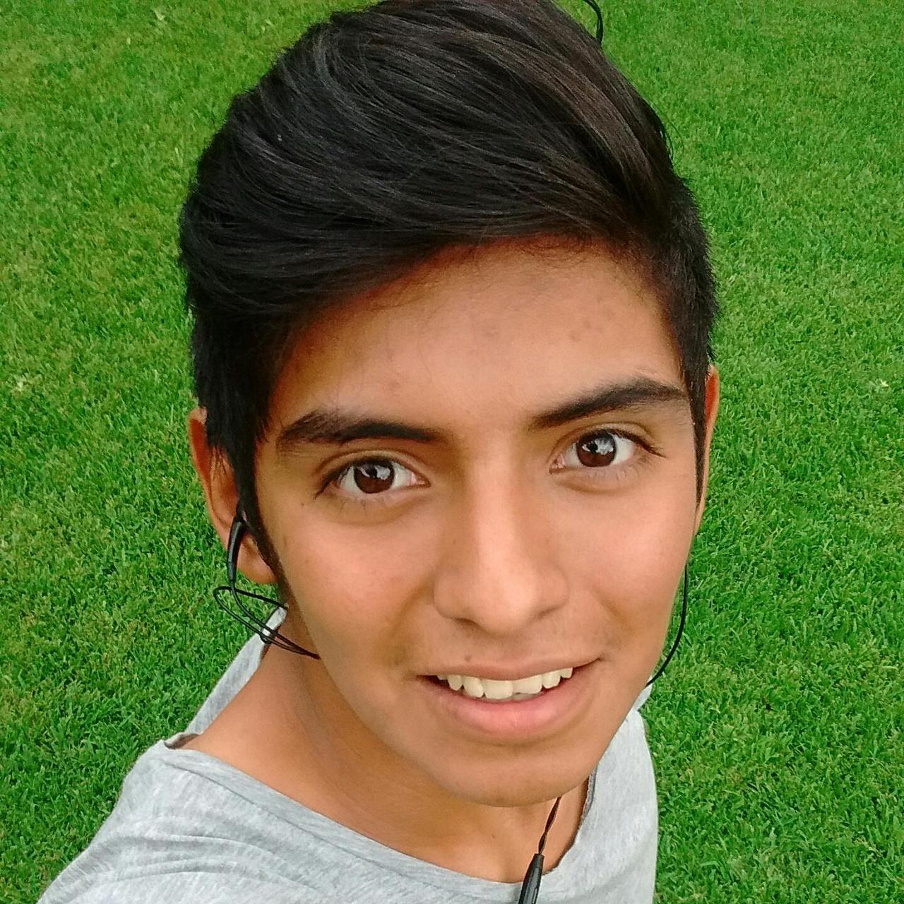 chacalitoscuerna:  2 parte de Daniel Martínez.Rico hetero caliente de Cuernavaca.Estudia