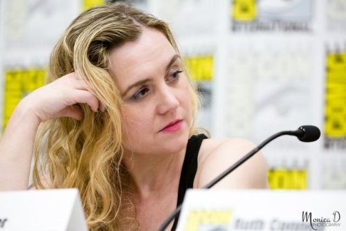 spncastdaily:Ruth Connell and Rachel Miner attend the Psychology of Cult TV panel at SDCC on July 18